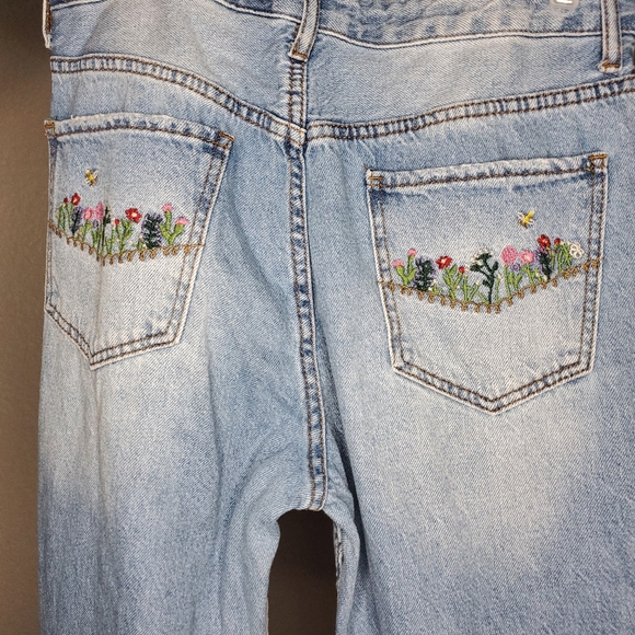 ๐SONG Mom Jeans Embroidered Straight Leg High Rise - Picture 3 of 6